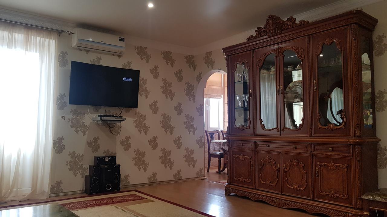 Люкс Апартаменты Центр Sukhumi Exteriör bild