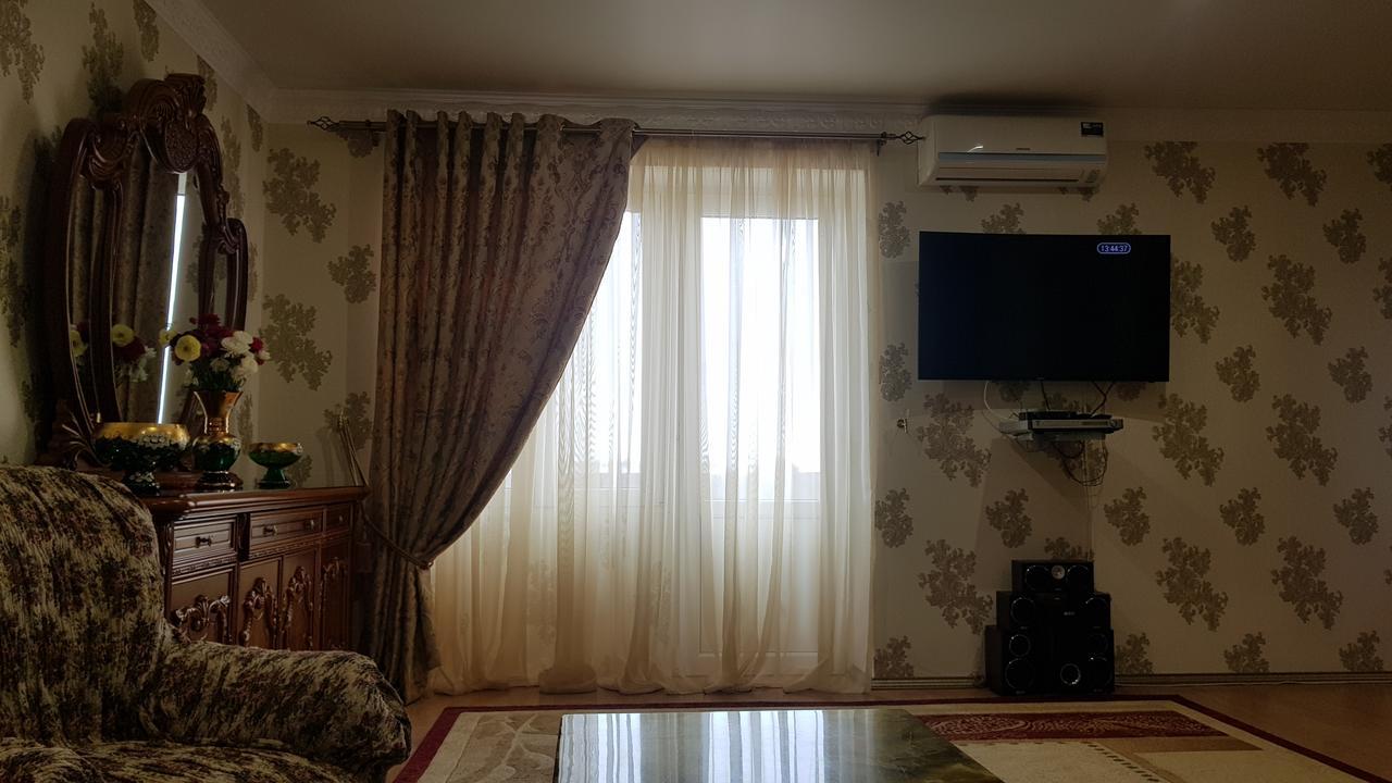 Люкс Апартаменты Центр Sukhumi Exteriör bild